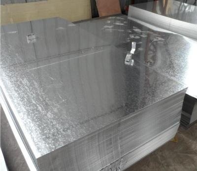 폭 1500 밀리미터는 침지된 직류 전기로 자극된 스틸 롤 40g-275g 징크 층을 뜨겁게 합니다